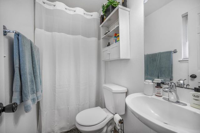 2819 W Indianapolis Avenue, Fresno, CA 93705