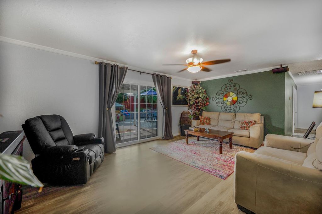Image 12 of property listing at 2819 W Indianapolis Avenue, Fresno, CA 93705