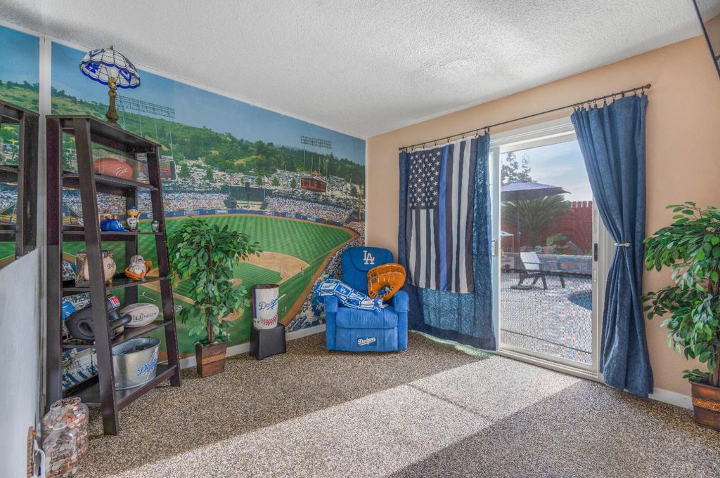 Image 16 of property listing at 2819 W Indianapolis Avenue, Fresno, CA 93705