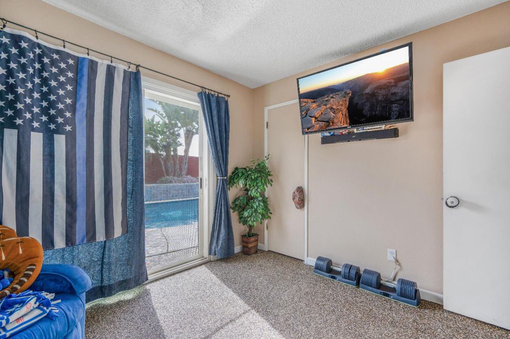 Image 17 of property listing at 2819 W Indianapolis Avenue, Fresno, CA 93705