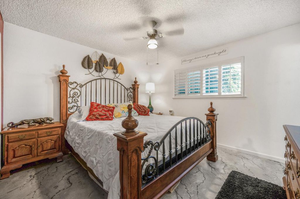 Image 20 of property listing at 2819 W Indianapolis Avenue, Fresno, CA 93705