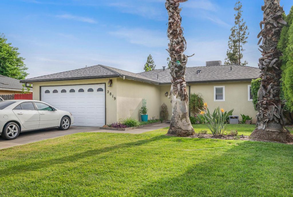 Image 5 of property listing at 2819 W Indianapolis Avenue, Fresno, CA 93705
