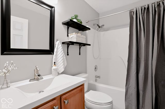16450 Clarks Hill Way, Westfield, IN 46074