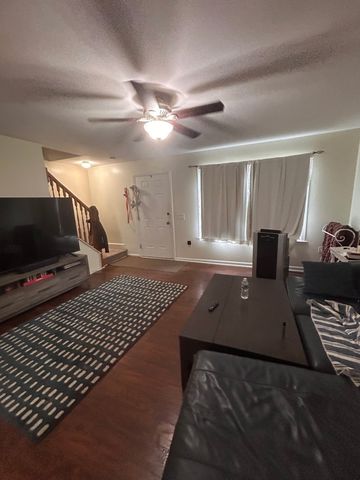 37 Glen Ave 20, Chelmsford, MA 01824