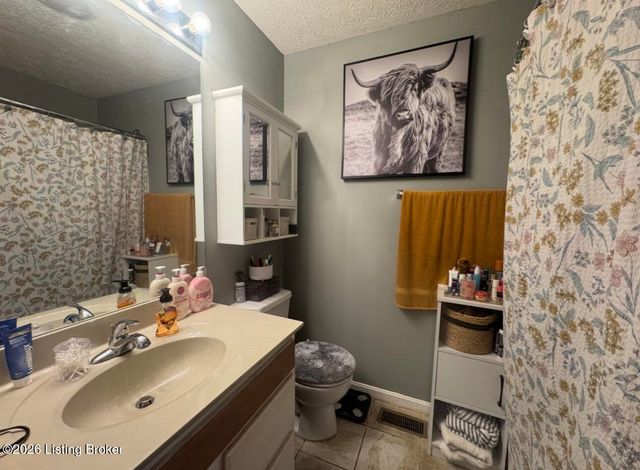 775 Oak Grove Blvd, Shepherdsville, KY 40165