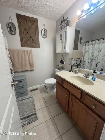 775 Oak Grove Blvd, Shepherdsville, KY 40165