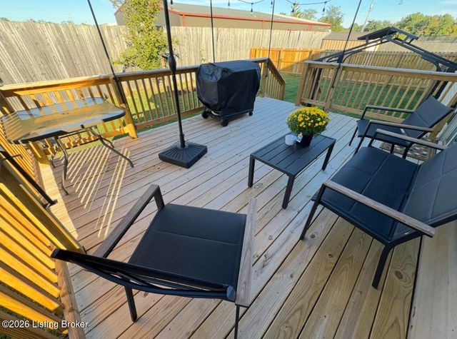775 Oak Grove Blvd, Shepherdsville, KY 40165