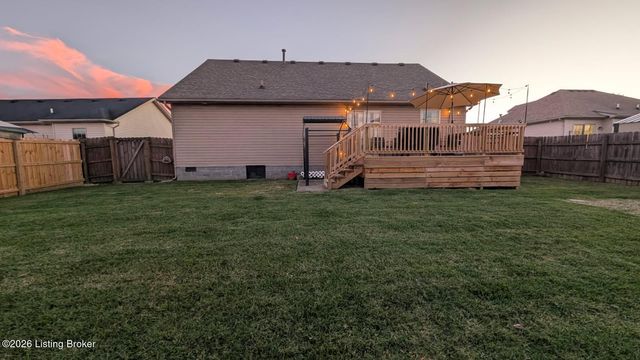 775 Oak Grove Blvd, Shepherdsville, KY 40165