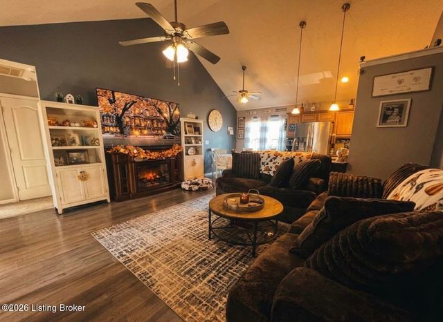 775 Oak Grove Blvd, Shepherdsville, KY 40165