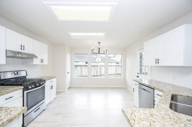 1422 Township Court, Rosenberg, TX 77471