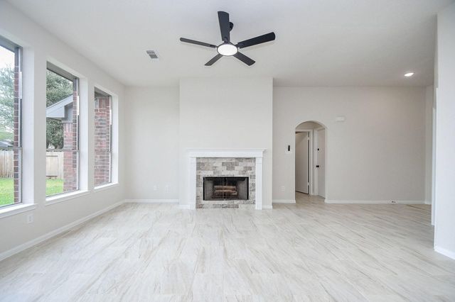 1422 Township Court, Rosenberg, TX 77471