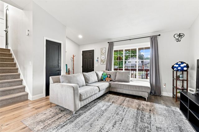 3619 SE 18th Street, Des Moines, IA 50320