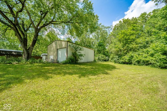 1814 W Railroad Street, New Castle, IN 47362