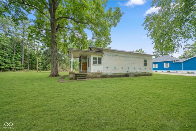 1814 W Railroad Street, New Castle, IN 47362