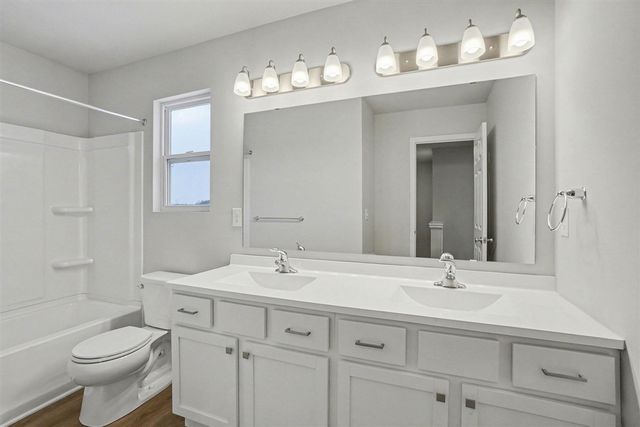 13729 Oasis Avenue, Holland, MI 49424