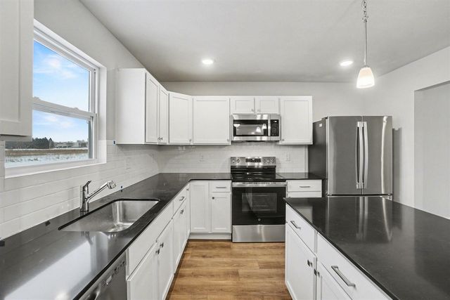 13729 Oasis Avenue, Holland, MI 49424