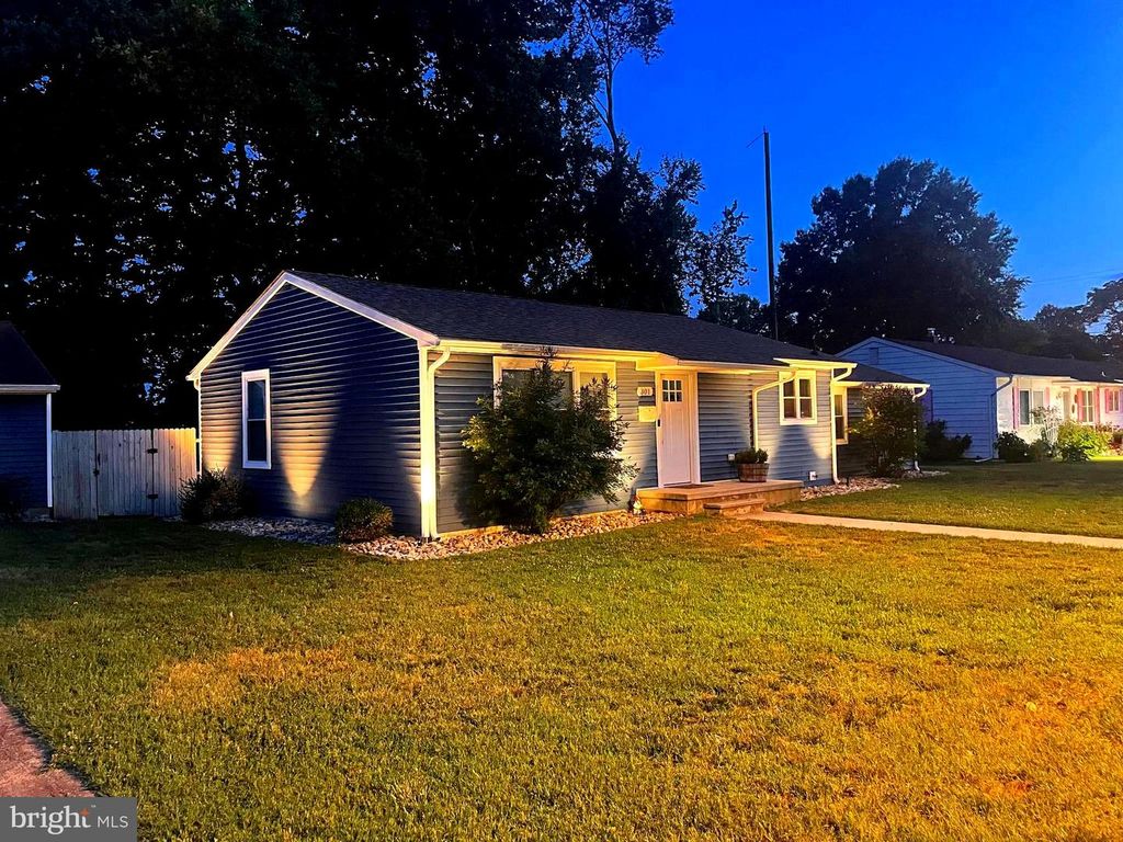 301 LILAC LN, Seaford, DE 19973