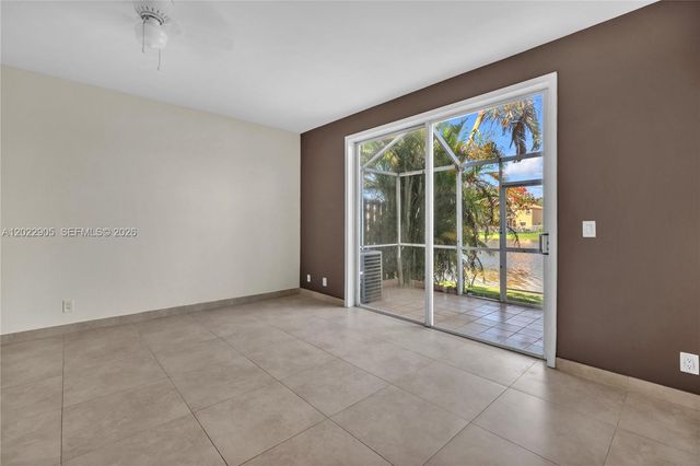 3698 San Simeon Cir, Weston, FL 33331