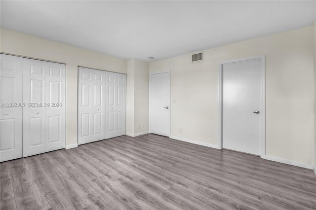 3698 San Simeon Cir, Weston, FL 33331