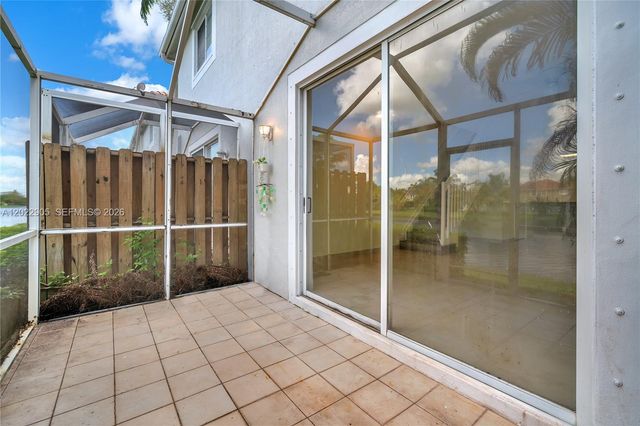 3698 San Simeon Cir, Weston, FL 33331