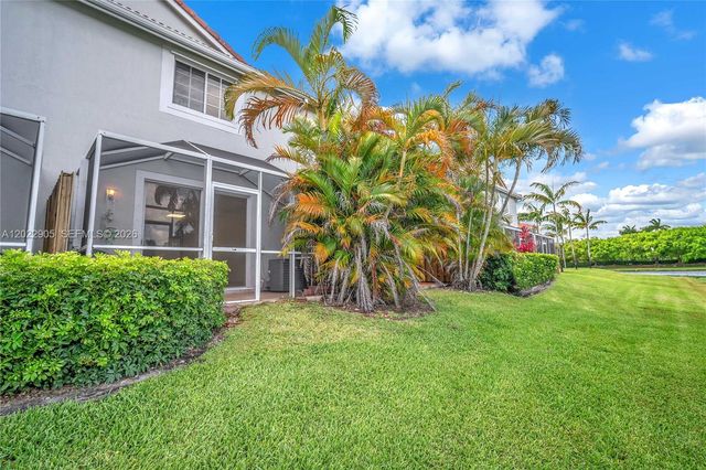 3698 San Simeon Cir, Weston, FL 33331