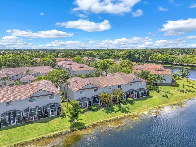 3698 San Simeon Cir, Weston, FL 33331