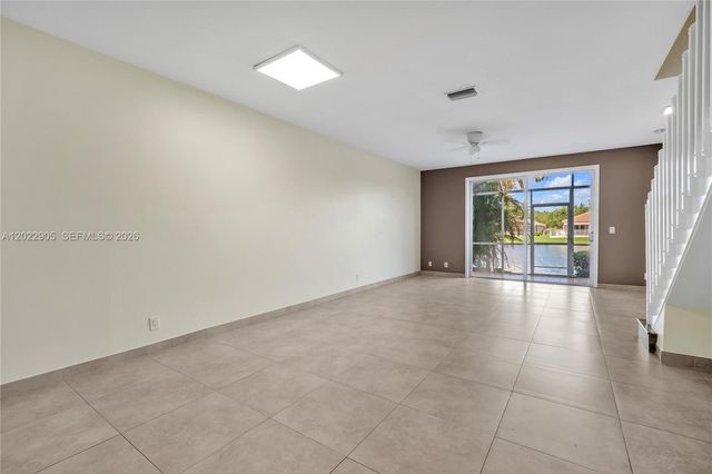 3698 San Simeon Cir, Weston, FL 33331