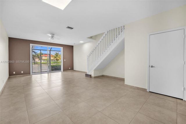 3698 San Simeon Cir, Weston, FL 33331