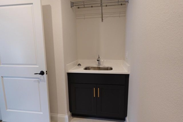 N48W21601 Martha LANE, Menomonee Falls, WI 53051