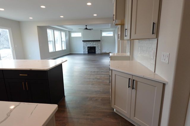 N48W21601 Martha LANE, Menomonee Falls, WI 53051