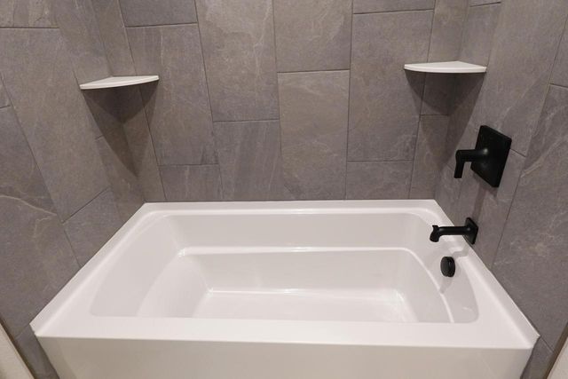 N48W21601 Martha LANE, Menomonee Falls, WI 53051