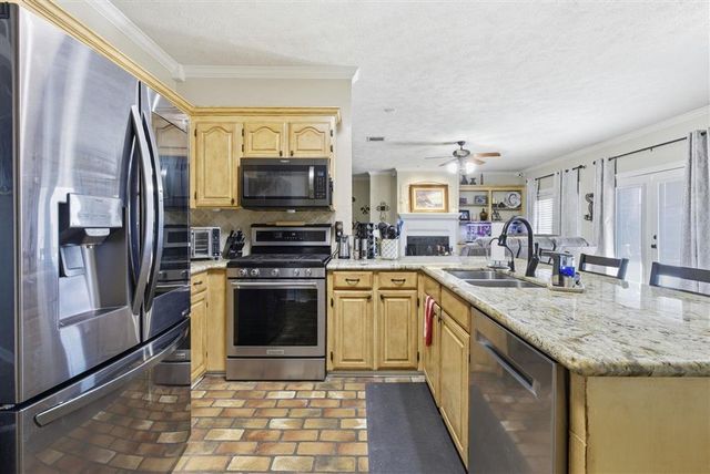 711 Sherry Drive, Sulphur, LA 70663