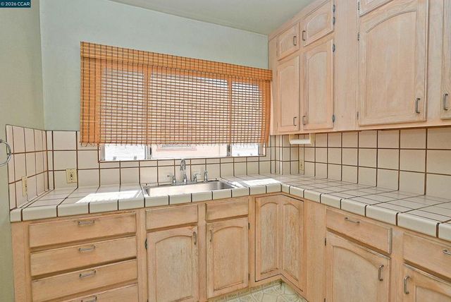 209 Arroyo Ave, San Leandro, CA 94577