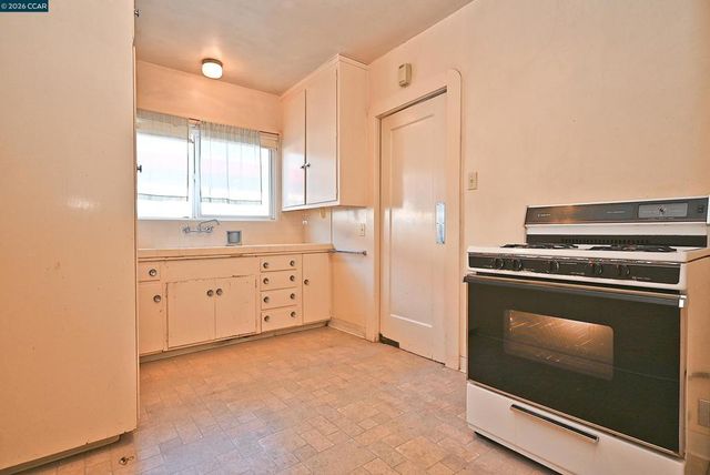 209 Arroyo Ave, San Leandro, CA 94577