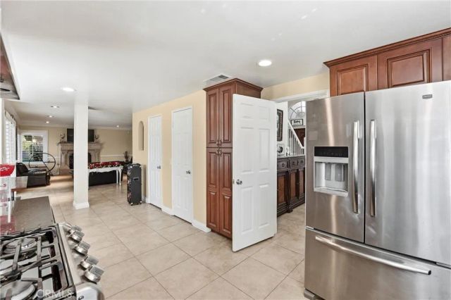 1709 La Mancha, Pomona, CA 91768