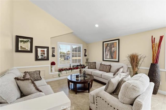 1709 La Mancha, Pomona, CA 91768