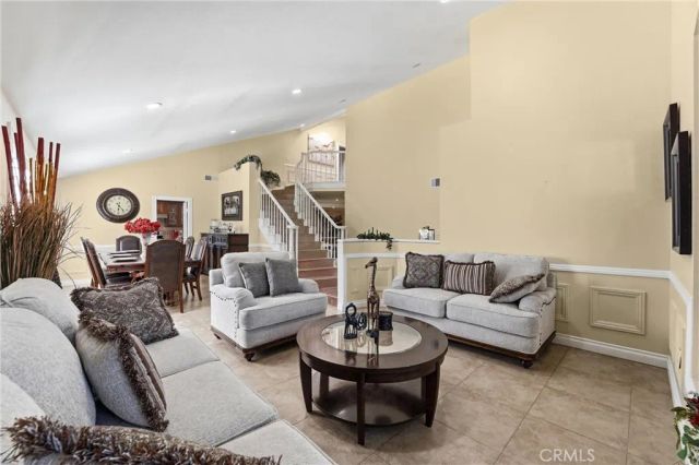 1709 La Mancha, Pomona, CA 91768