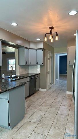 181 S US Highway 23, Fostoria, OH 44830