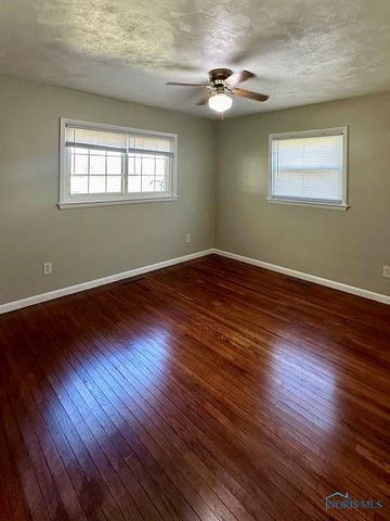 181 S US Highway 23, Fostoria, OH 44830