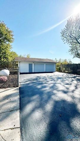 181 S US Highway 23, Fostoria, OH 44830