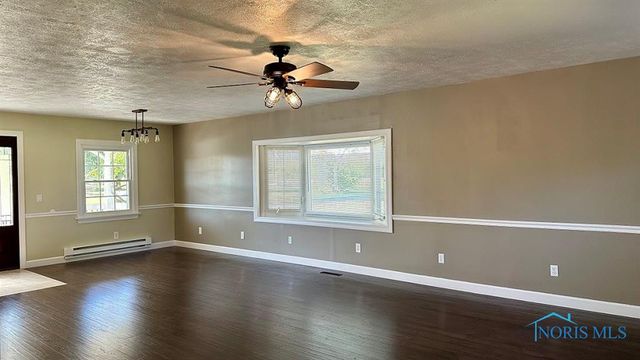 181 S US Highway 23, Fostoria, OH 44830