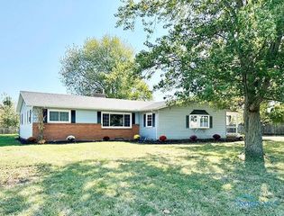 181 S US Highway 23, Fostoria, OH 44830