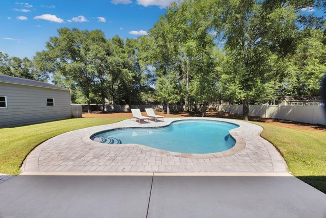 5364 Wyndell Circle, Crestview, FL 32539