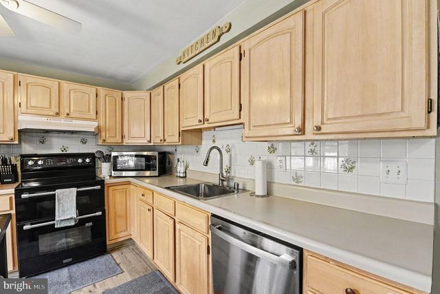 9121 DEVIATION RD, Nottingham, MD 21236