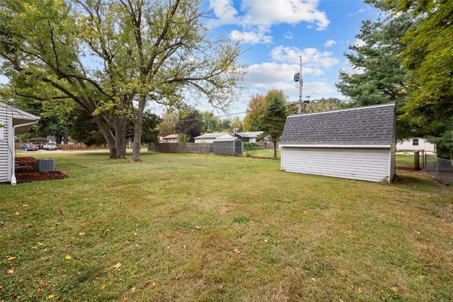 1313 Ash Street, Iowa City, IA 52240