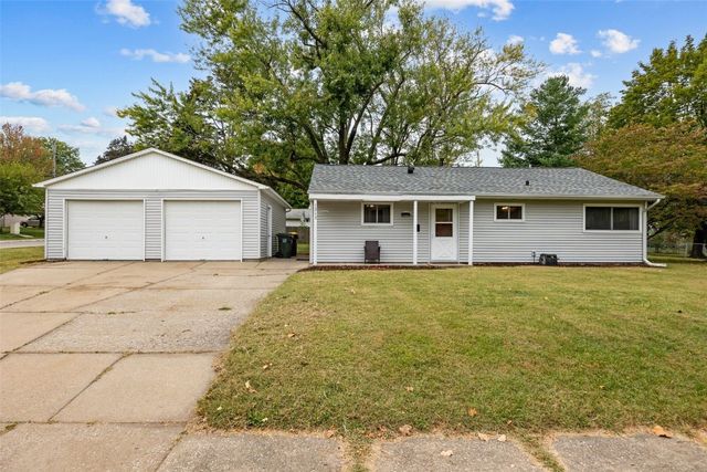 1313 Ash Street, Iowa City, IA 52240