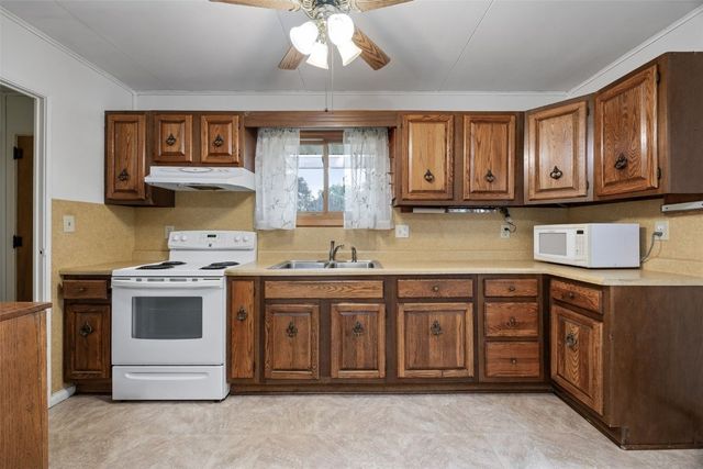 1313 Ash Street, Iowa City, IA 52240