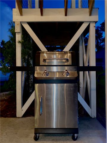 105 Travellers Way, St Simons Island, GA 31522