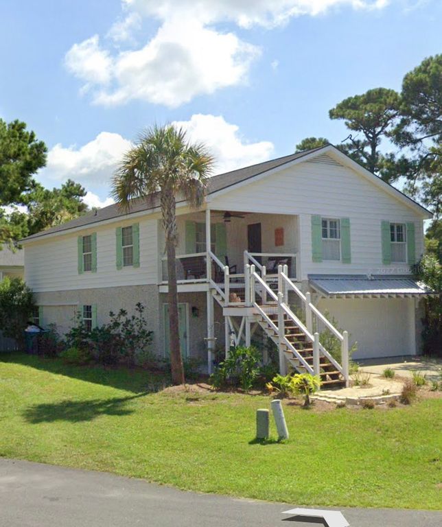105 Travellers Way, St Simons Island, GA 31522