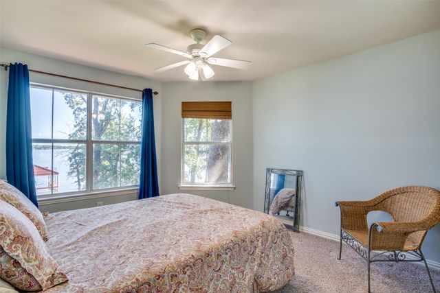 194 Shady Shores Drive, Mabank, TX 75156